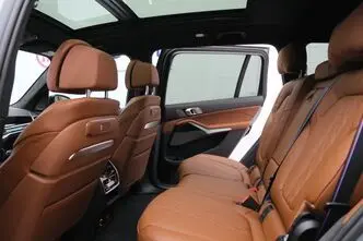 BMW X7, 3.0, 250 kW, hybrid, automatic, four-wheel drive