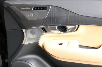 Volvo XC90, 2.0, 335 kW, plug-in hybrid, automatic, four-wheel drive