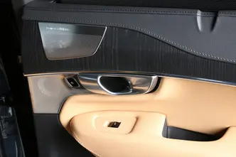 Volvo XC90, 2.0, 335 kW, plug-in hybrid, automatic, four-wheel drive