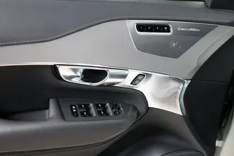Volvo XC90, 2.0, 335 kW, plug-in hybrid, automatic, four-wheel drive