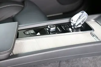 Volvo XC60, 2.0, 293 kW, plug-in hybrid, automatic, four-wheel drive