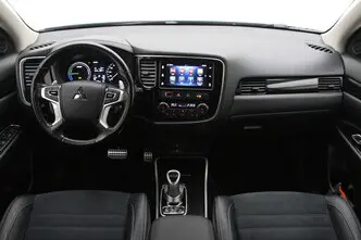 Mitsubishi Outlander, 2.0, 89 kW, plug-in hybrid, automatic, four-wheel drive