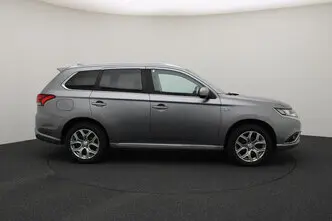 Mitsubishi Outlander, 2.0, 89 kW, plug-in hybrid, automatic, four-wheel drive