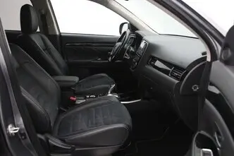 Mitsubishi Outlander, 2.0, 89 kW, plug-in hybrid, automatic, four-wheel drive