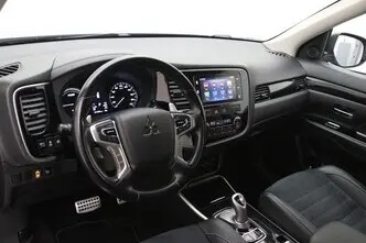 Mitsubishi Outlander, 2.0, 89 kW, plug-in hybrid, automatic, four-wheel drive