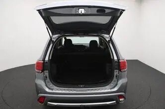Mitsubishi Outlander, 2.0, 89 kW, plug-in hybrid, automatic, four-wheel drive