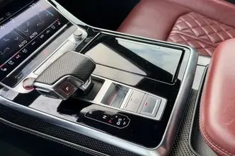 Audi SQ8, 4.0, 320 kW, гибрид, автомат, полный привод