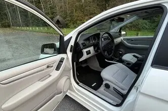 Mercedes-Benz B 180, 1.7, 85 kW, бензин, механическая, передний привод