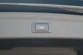 Audi Q3, 1.4, 110 kW, pistikhübriid, automaat, esivedu