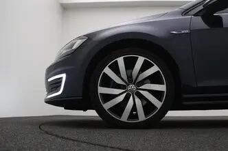 Volkswagen Golf, 1.4, 110 kW, plug-in hybrid, automatic, front-wheel drive