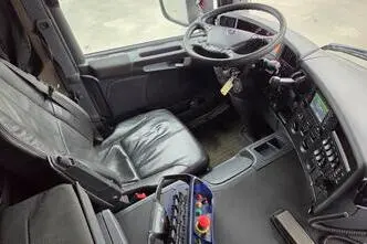 Scania P370 6X2*4 HMF 1730, 272 kW, diisel, automaat