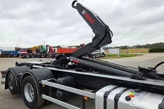 Scania P370 6X2*4 HMF 1730, 272 kW, diisel, automaat