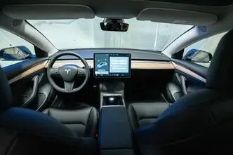 Tesla Model 3, 366 kW, electric, automatic, four-wheel drive