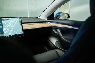 Tesla Model 3, 366 kW, electric, automatic, four-wheel drive