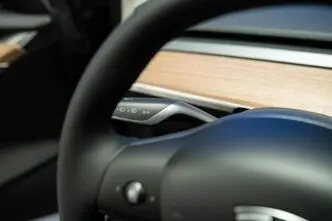 Tesla Model 3, 366 kW, electric, automatic, four-wheel drive