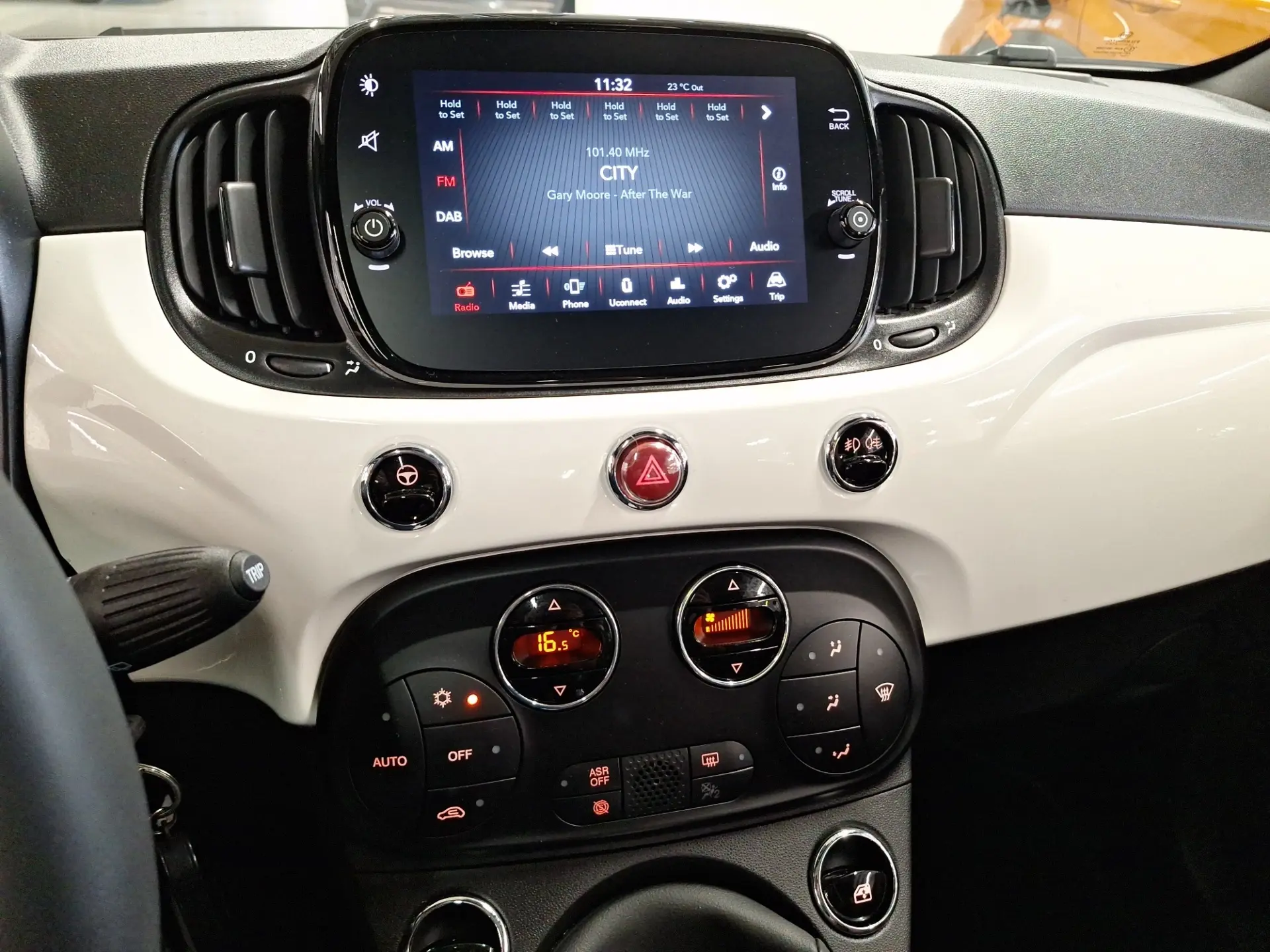 Fiat 500, 1.0, 51 kW, hübriid, manuaal, esivedu