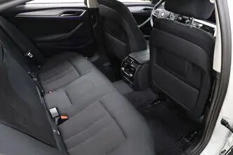 BMW 520, 2.0, 135 kW, hybrid, automatic, rear-wheel drive