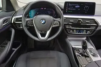 BMW 520, 2.0, 135 kW, hybrid, automatic, rear-wheel drive