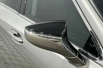 Lexus ES 300, 2.5, 131 kW, гибрид, автомат, передний привод