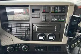 Volvo FM 410 6x2*4, 10.8, 308 kW, diisel, automaat, tagavedu