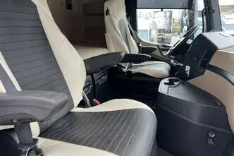 Mercedes-Benz Actros, 12.8, 310 kW, дизель, задний привод