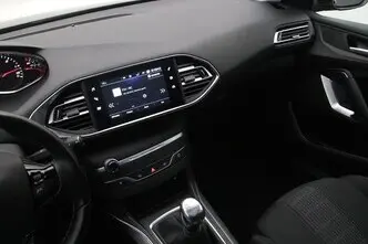 Peugeot 308, 1.5, 96 kW, дизель, механическая, передний привод