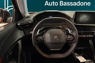 Peugeot 2008, 1.2, 96 kW, бензин, автомат, передний привод