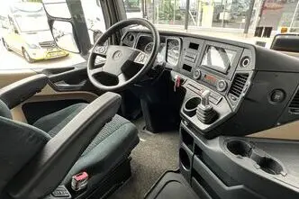 Mercedes-Benz Actros, 12.8, 330 kW, дизель, задний привод