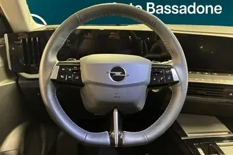 Opel Astra, 1.2, 96 kW, бензин, автомат, передний привод