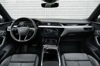 Audi e-tron, 300 kW, elekter, automaat, nelikvedu