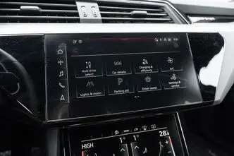 Audi e-tron, 300 kW, elekter, automaat, nelikvedu