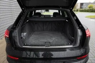 Audi e-tron, 300 kW, elekter, automaat, nelikvedu