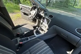 Ford Focus, 1.6, 74 kW, бензин, механическая, передний привод