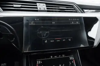 Audi e-tron, 300 kW, elekter, automaat, nelikvedu