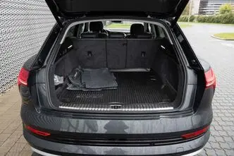 Audi e-tron, 300 kW, elekter, automaat, nelikvedu
