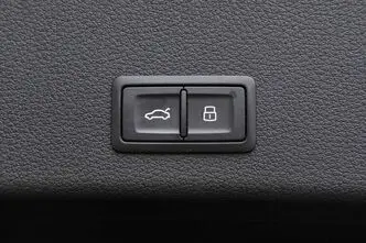 Audi e-tron, 300 kW, elekter, automaat, nelikvedu