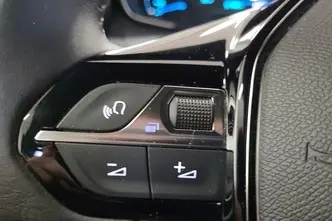 Peugeot 2008, electric, automatic, front-wheel drive