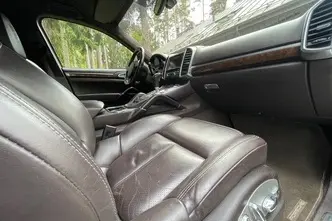 Porsche Cayenne, 3.0, 180 kW, diesel, automatic, four-wheel drive