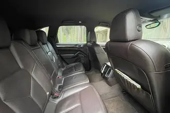 Porsche Cayenne, 3.0, 180 kW, diesel, automatic, four-wheel drive