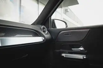 Mercedes-Benz GLB 200, 1.3, 120 kW, bensiin, automaat, esivedu