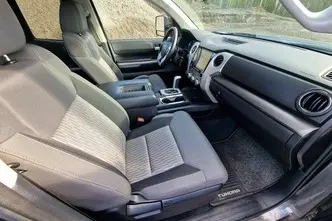 Toyota Tundra, 5.7, 284 kW, petrol, automatic, four-wheel drive