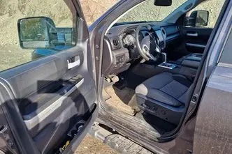 Toyota Tundra, 5.7, 284 kW, petrol, automatic, four-wheel drive