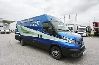 Iveco Daily, 3.0, 129 kW, diisel, automaat, tagavedu