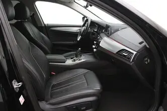 BMW 520, 2.0, 135 kW, petrol, automatic, rear-wheel drive