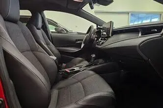 Toyota Corolla, 1.8, 72 kW, hybrid, automatic, front-wheel drive