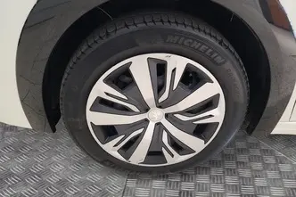 Peugeot 208, elekter, automaat, esivedu