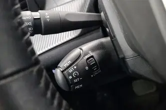Peugeot 208, elekter, automaat, esivedu