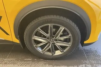 Lexus LBX, 1.5, 67 kW, hübriid, automaat, esivedu