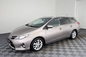 Toyota Auris, 1.6, 97 kW, petrol, automatic, front-wheel drive