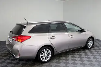 Toyota Auris, 1.6, 97 kW, petrol, automatic, front-wheel drive
